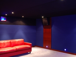 salle de cinéma privé décorum arrière