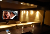 Salle de projection privée avec bar intégré